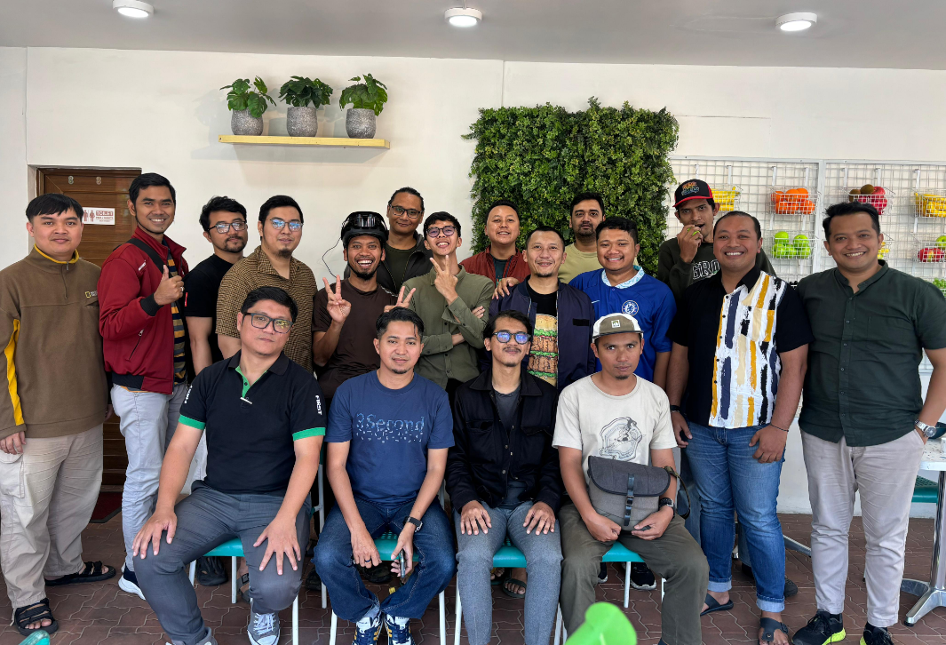 Komunitas Bapak-Bapak Ngonten di Malang, Bukti Kreativitas Tak Kenal Usia.