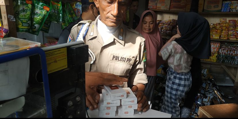 Satpol PP dan Bea Cukai Aceh Besar Razia Rokok Ilegal, Ratusan Batang Disita