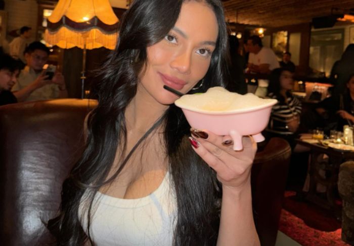 Deretan Potret Erika Carlina Hamil 9 Bulan, Baby Bump-nya Ngumpet