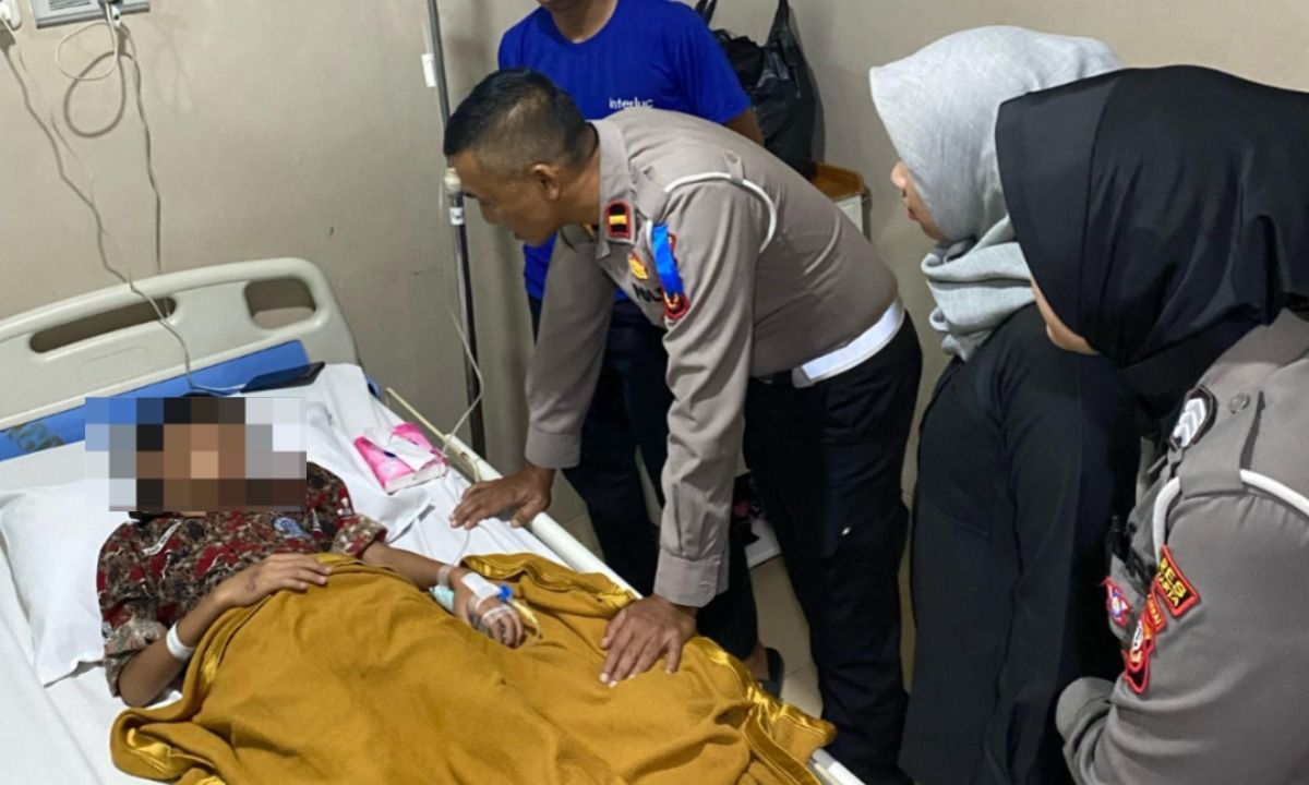 Polwan Polres Purwakarta Berikan Pendampingan Psikologis untuk Korban Kecelakaan Lalu Lintas