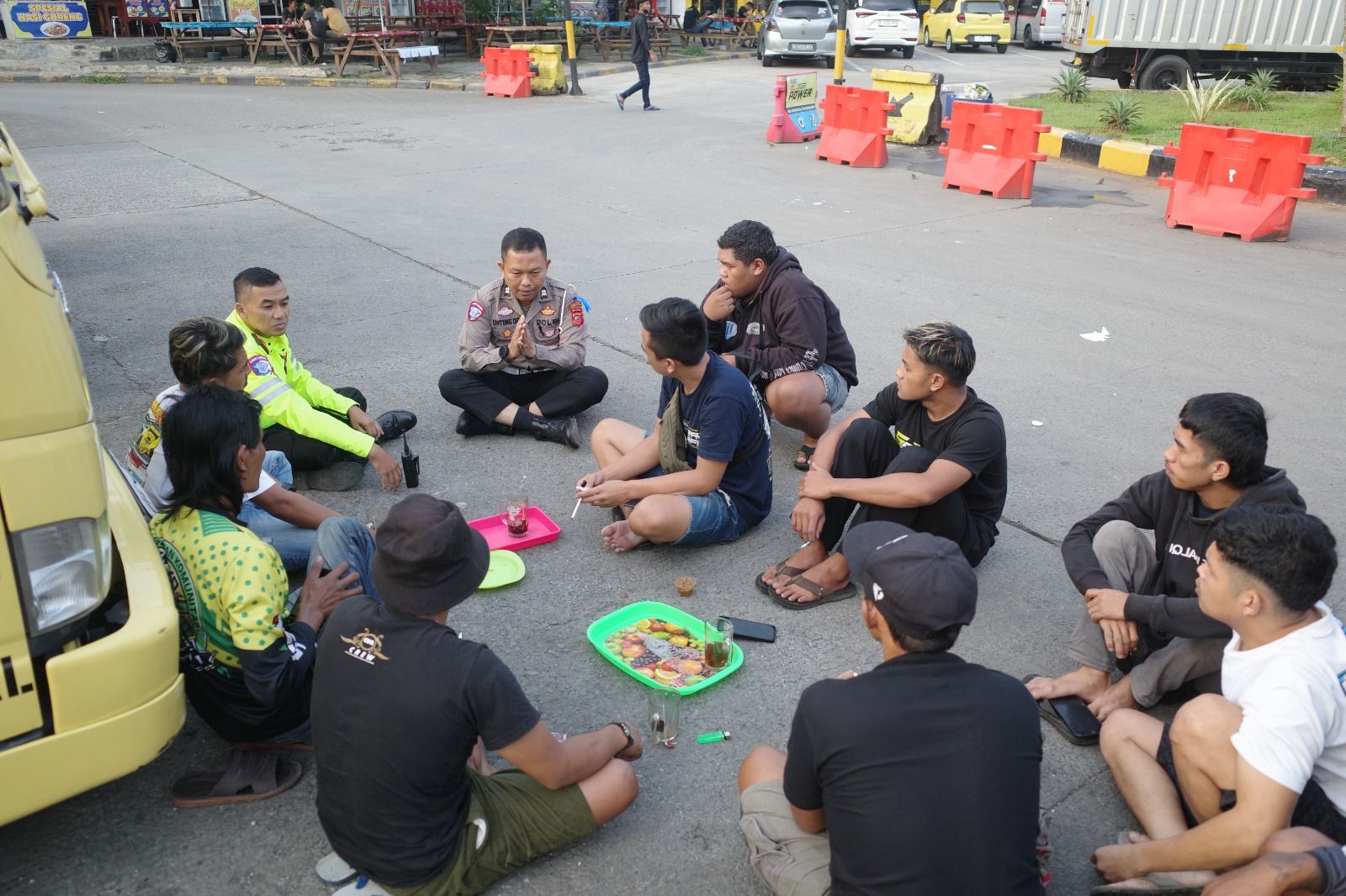 Sosialisasi Operasi Patuh Lodaya 2025, Polres Purwakarta Ajak Ngopi Supir