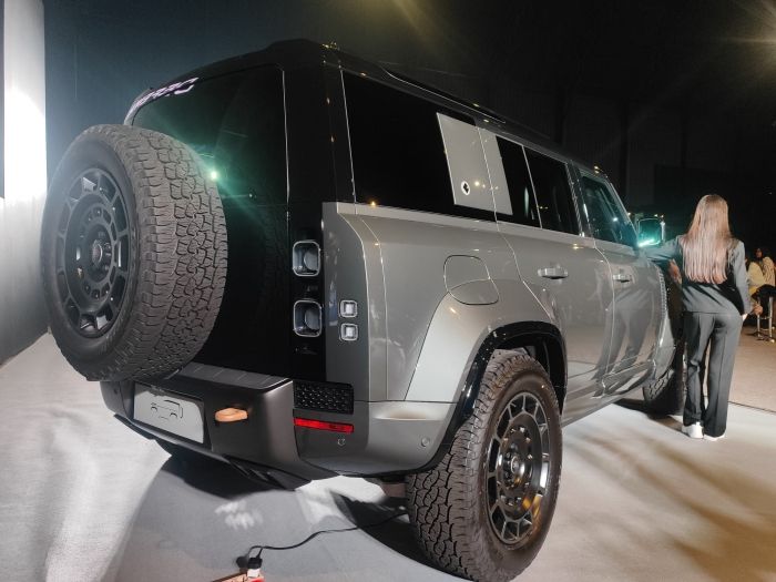 Defender Octa, SUV Terkuat Land Rover Meluncur di Indonesia