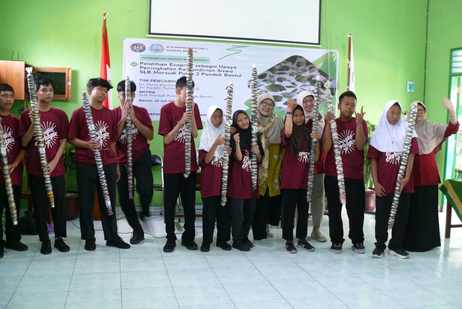 Dosen UNY Gelar Pelatihan Ecoprint, Cara Kreatif Kembangkan Kemandirian Siswa Berkebutuhan Khusus di Bantul