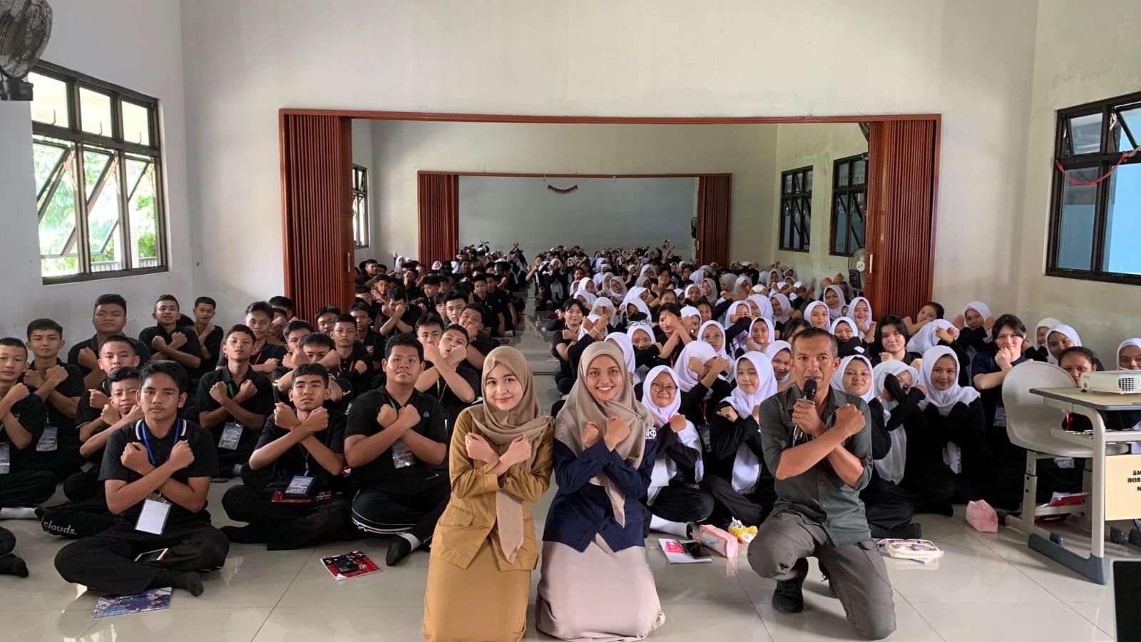 Siswa SMKN 1 Pangkalpinang Diedukasi Kewaspadaan terhadap Informasi Digital