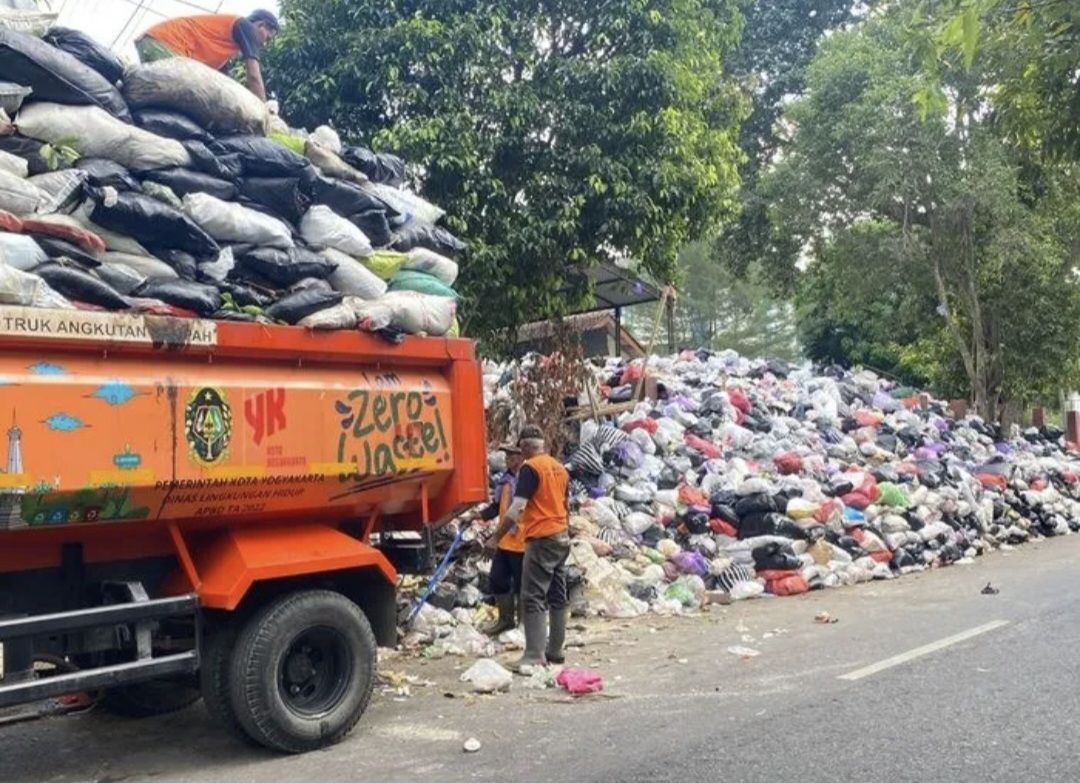 Terapkan Sistem Padat Karya, Pemkot Yogya Uji Coba Pemilahan Sampah di Depo