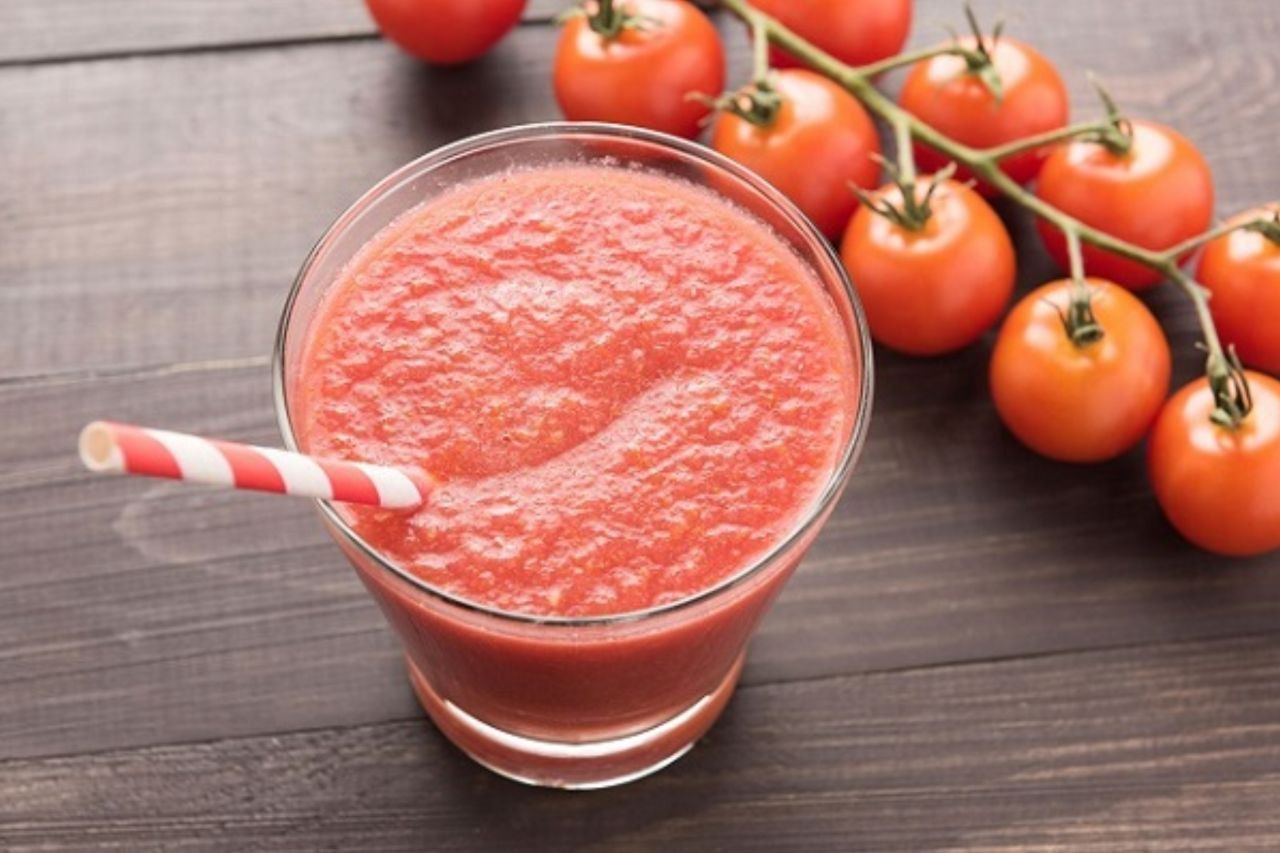 7 Manfaat Jus Melon dan Tomat untuk Kesehatan Tubuh, Kaya Gizi!