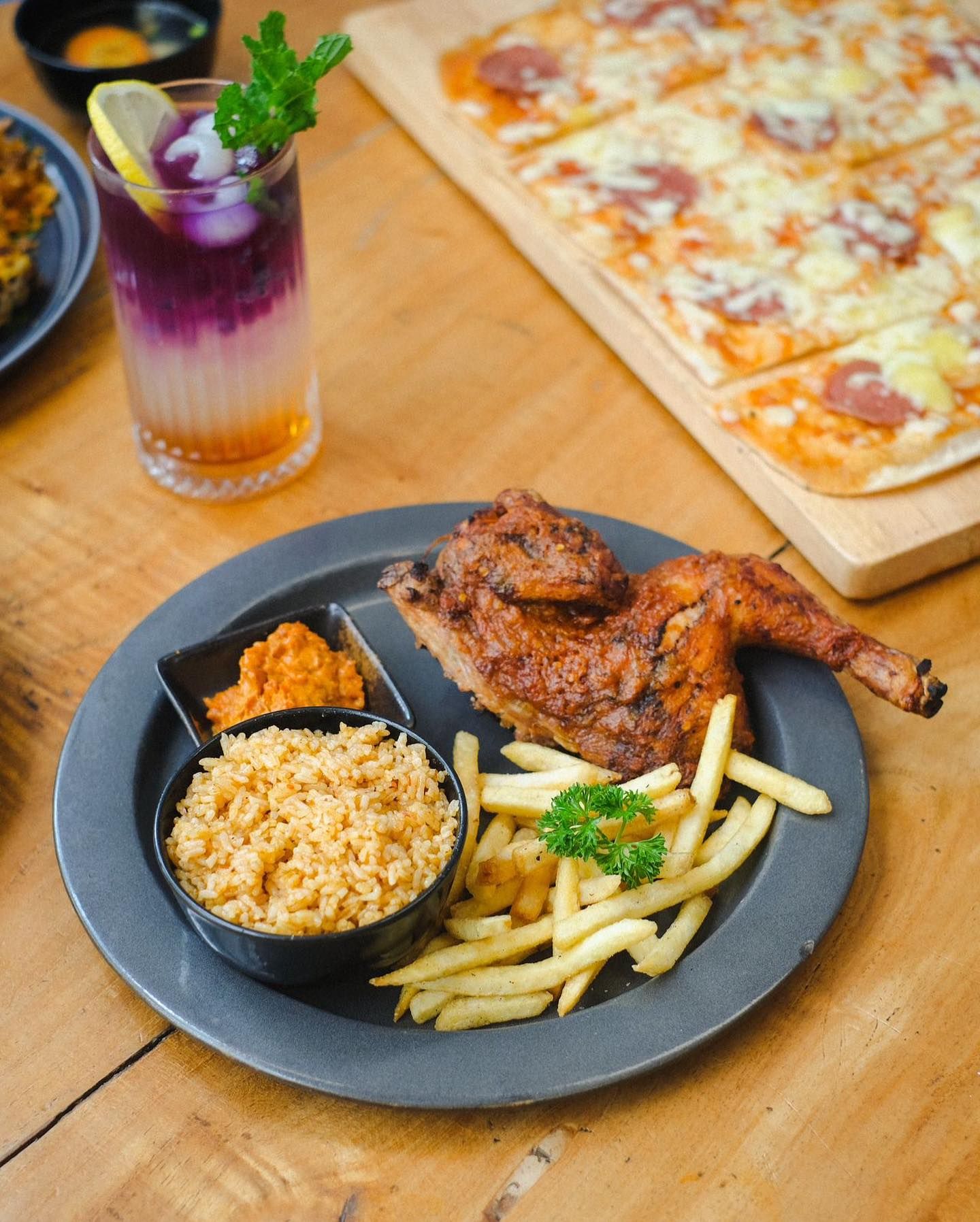 7 Rekomendasi Cafe di Medan yang Murah, Nongkrong Asyik Kantong Aman