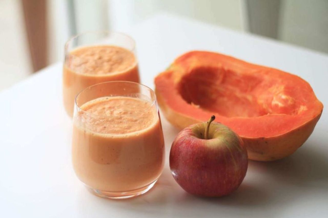 7 Manfaat Jus Apel dan Pepaya untuk Kesehatan, Kaya Serat!
