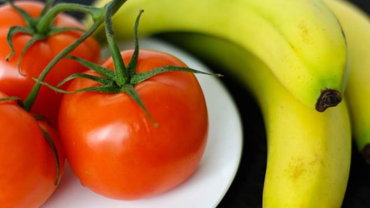 7 Manfaat Jus Pisang dan Tomat untuk Kesehatan Tubuh