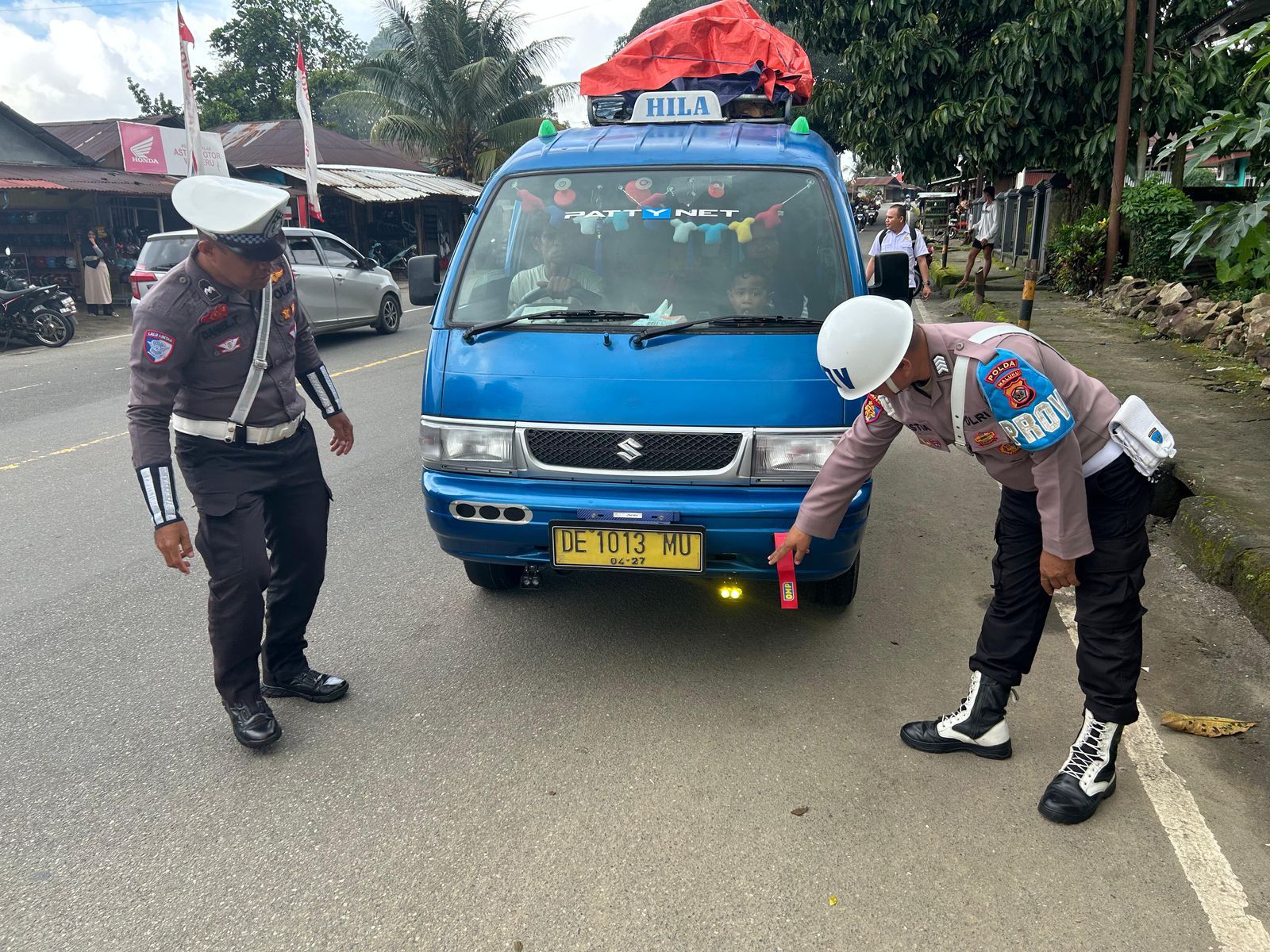 Operasi Patuh di Ambon: Polda Maluku Tilang dan Edukasi Aturan Lalin Kepada 49 Pengendara Bermotor