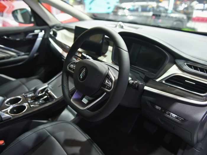 Aletra L8 EV 8 Seater Meluncur di GIIAS 2025, Harga Sama dengan Varian 7 Seater