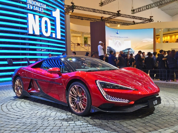 Denza D9 Perdana di GIIAS 2025, Tantang Tesla dan Lexus di Segmen EV Premium