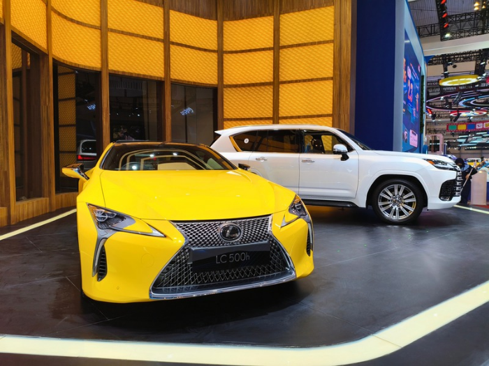Lexus Pamer 2 Mobil Flagship LX 700h dan LC 500h di GIIAS 2025