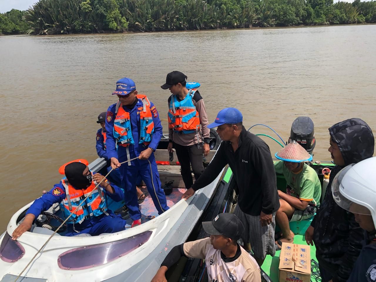 Sat Polairud Polres Tarakan Bantu Pencarian Korban Hilang di Perairan Tanjung Tiram