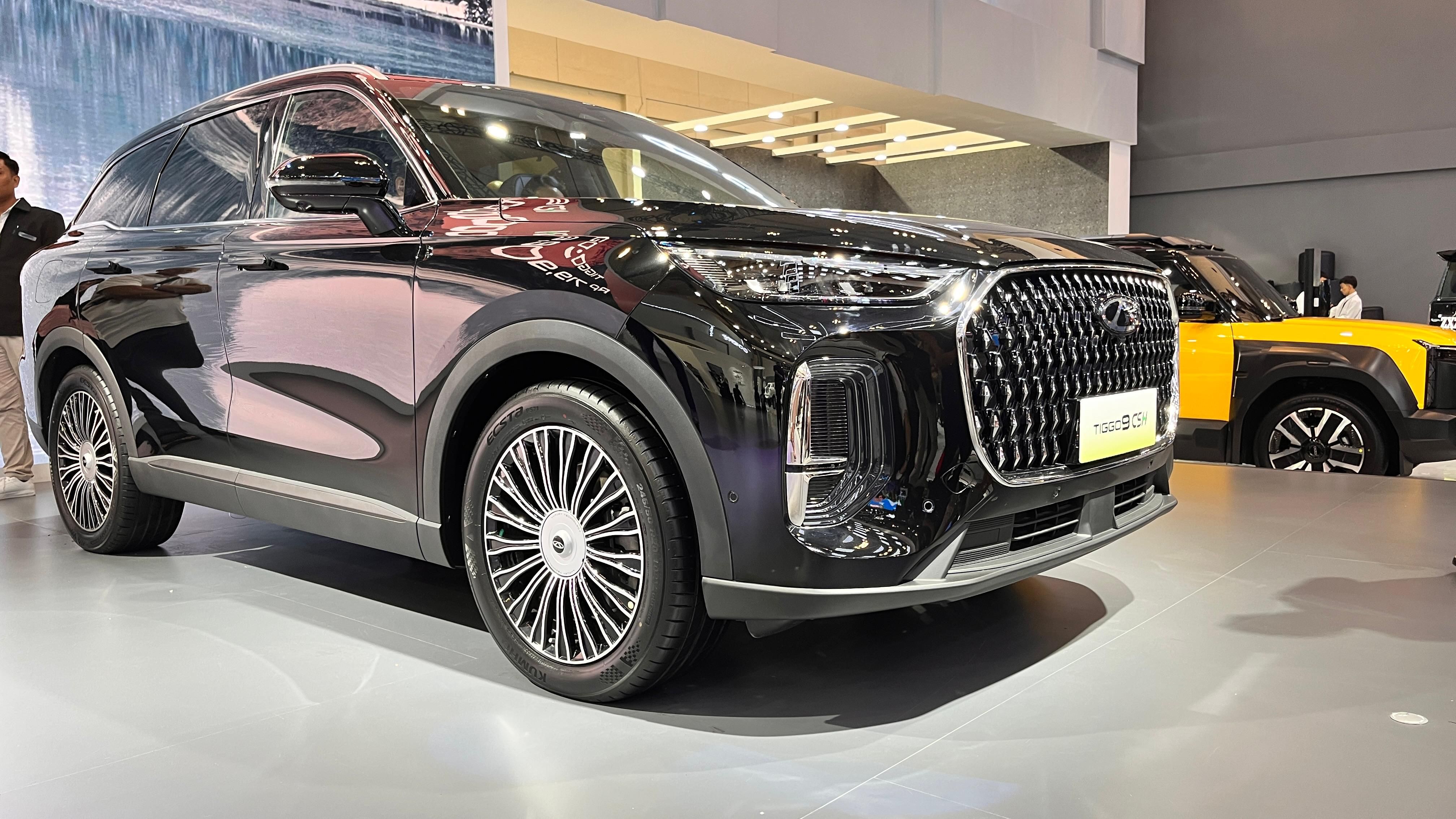 Chery Tiggo 9 CSH Resmi Diluncurkan di GIIAS 2025: Harganya 719 Jutaan, Bisa Parkir Sendiri!
