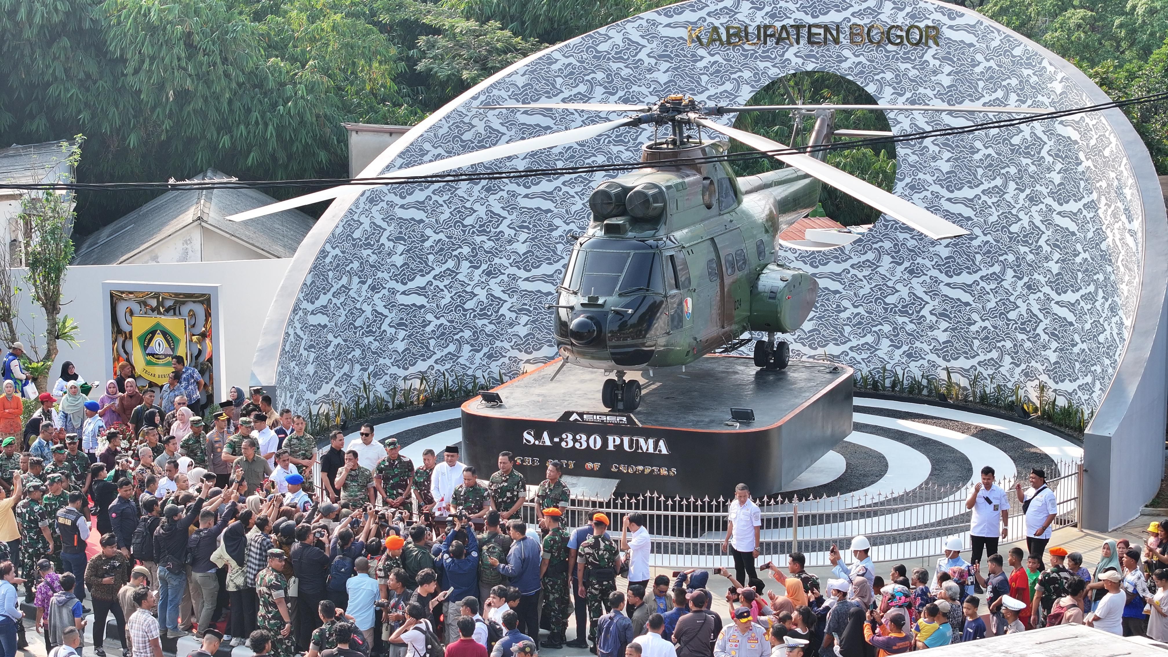 Monumen Helikopter PUMA SA-330 Pertama di Dunia Resmi Berdiri di Bogor