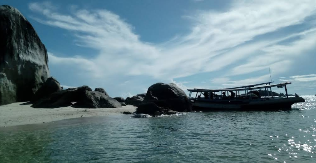 Pulau Belitung dan Mie Atep: Surga Tersembunyi dengan Rasa yang Tak Terlupakan!