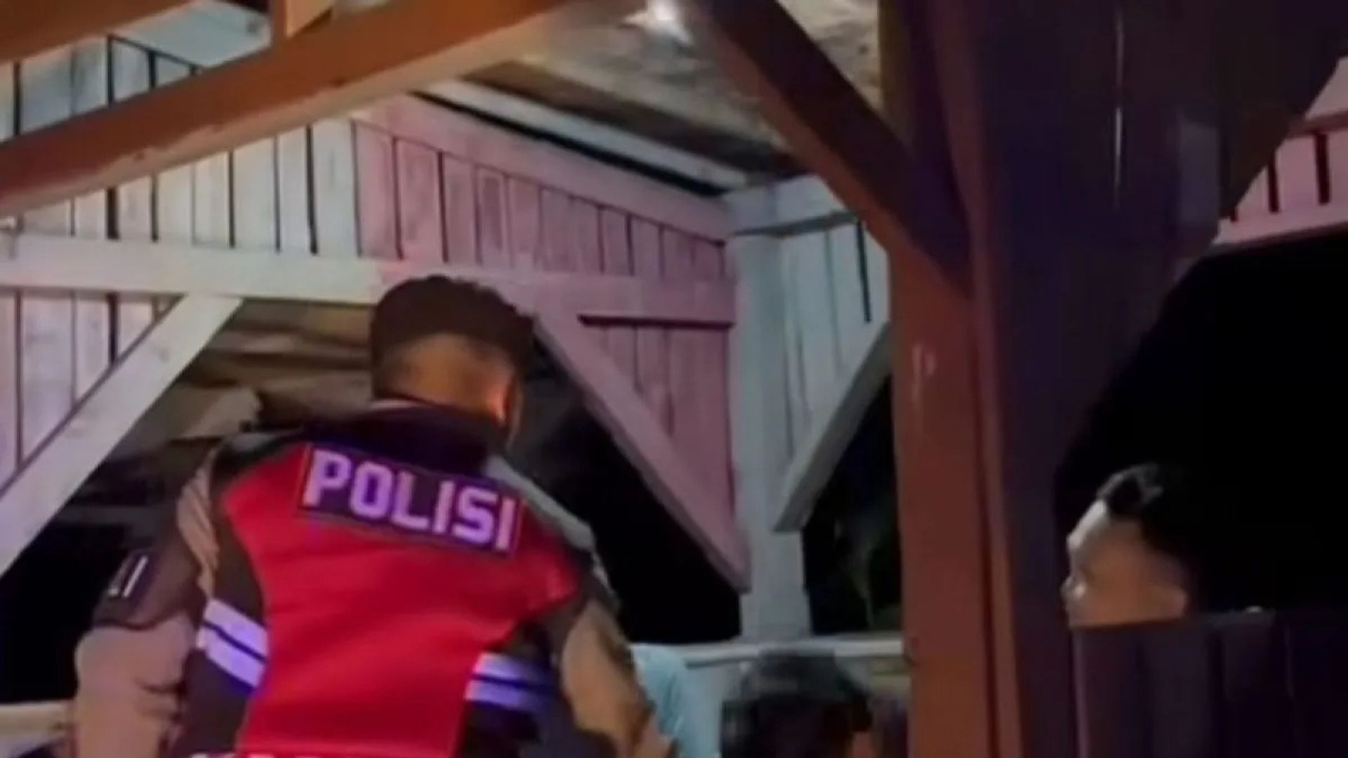 Polres Cianjur Amankan Ratusan Botol Miras dari Kios Berkedok Depot Jamu