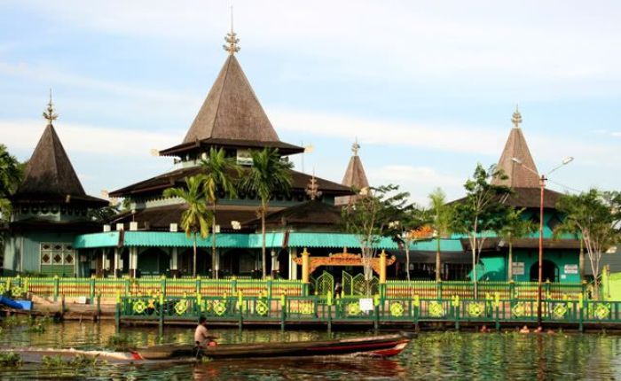 Masjid Sultan Suriansyah: Jejak Islamisasi dan Arsitektur Tradisional Banjar di Kalimantan Selatan