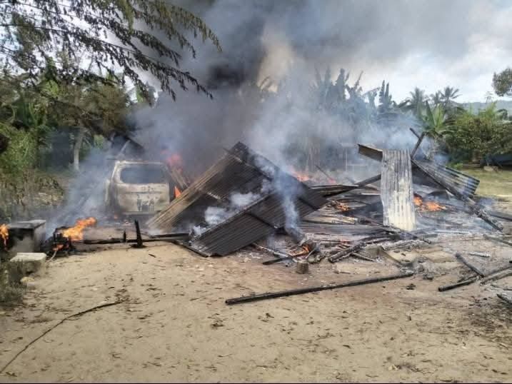 Rumah & Mobil Ludes Terbakar Saat Ditinggal ke Kebun, Pemda Koltim Gerak Cepat Bantu Korban