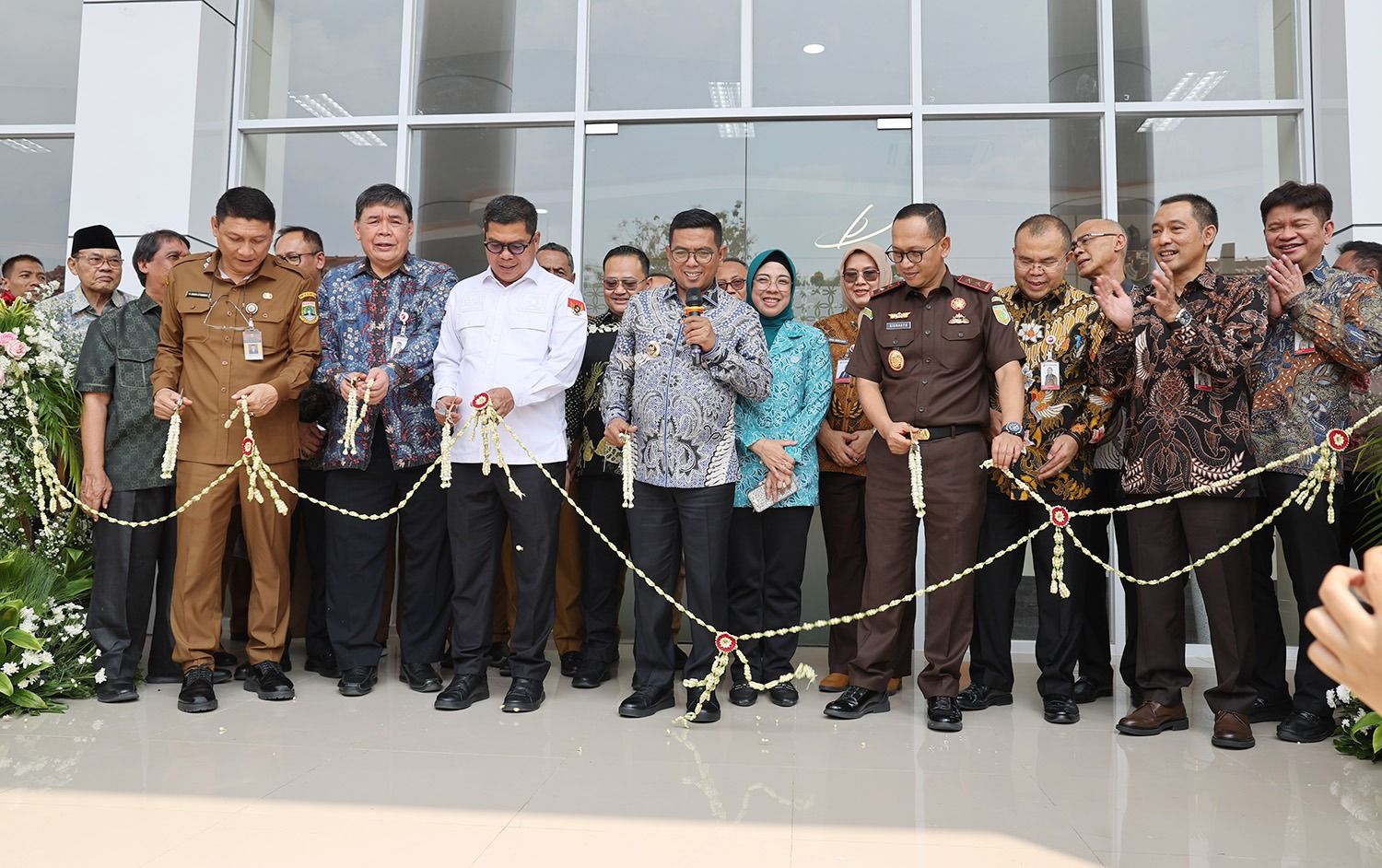 Grha Bank Banten Diresmikan, Gubernur Banten Andra Soni: Bank Banten Harus Adil, Inklusif, dan Melayani Masyarakat