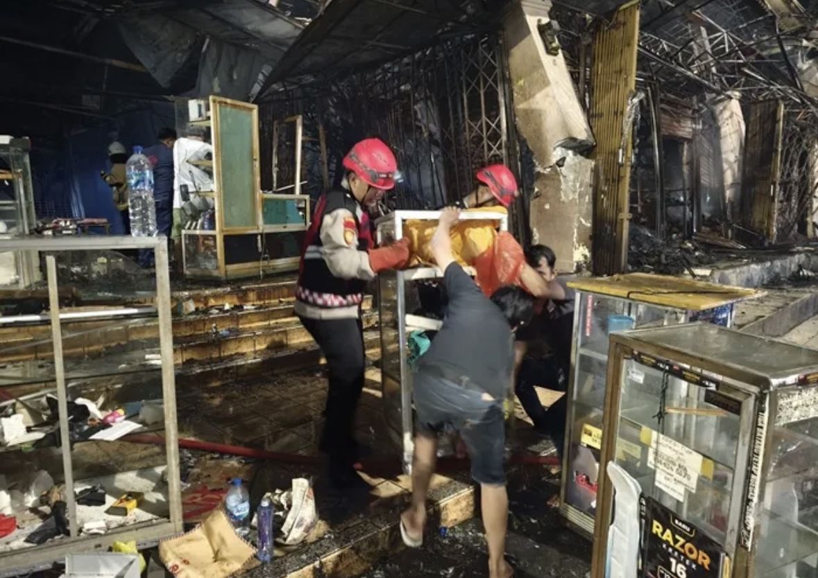 Taman Puring Kebakaran Hebat: Sejarah Panjang dari Oplet ke Pusat Sepatu Second Legendaris