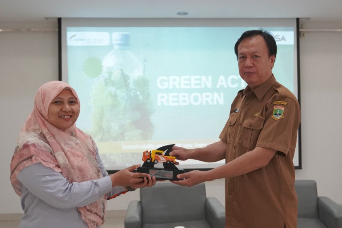 Ciptakan Gerakan Kantor Hijau Untuk Kerja Berkelanjutan ASTRA Tol Tamer Gandeng DLHK