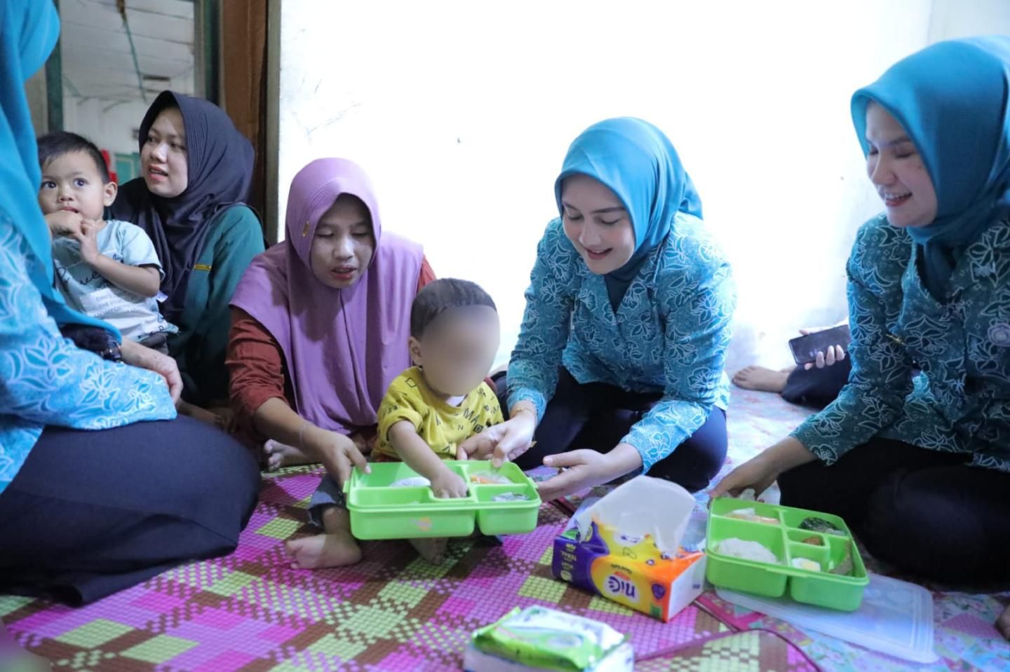 Noni Hidayat Arsani Antusias Pantau Pemberian Makanan Tambahan di Desa Serdang Bangka Selatan