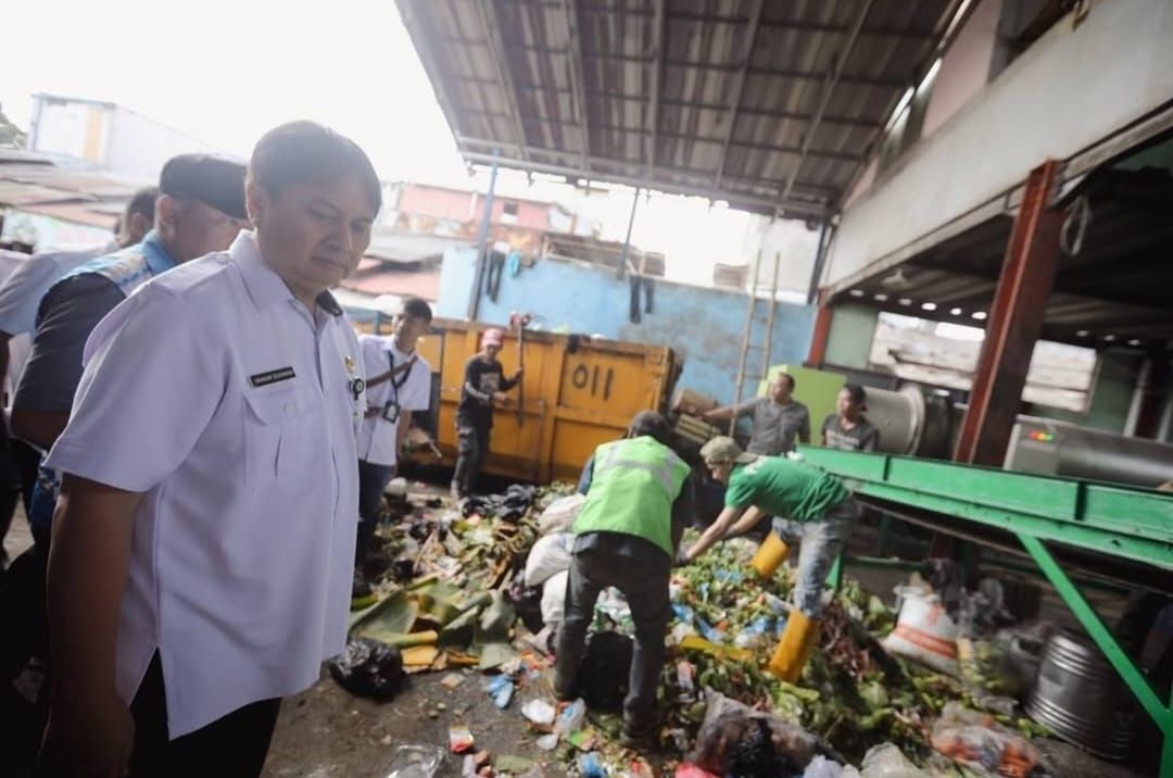 Sekda Kota Bandung Tinjau TPS: Dorong Optimalisasi Teknologi dan Peran Aktif Masyarakat