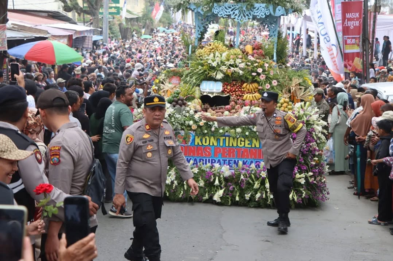 Berastagi Meriah, Polres Karo Siaga di Festival Bunga dan Buah 2025