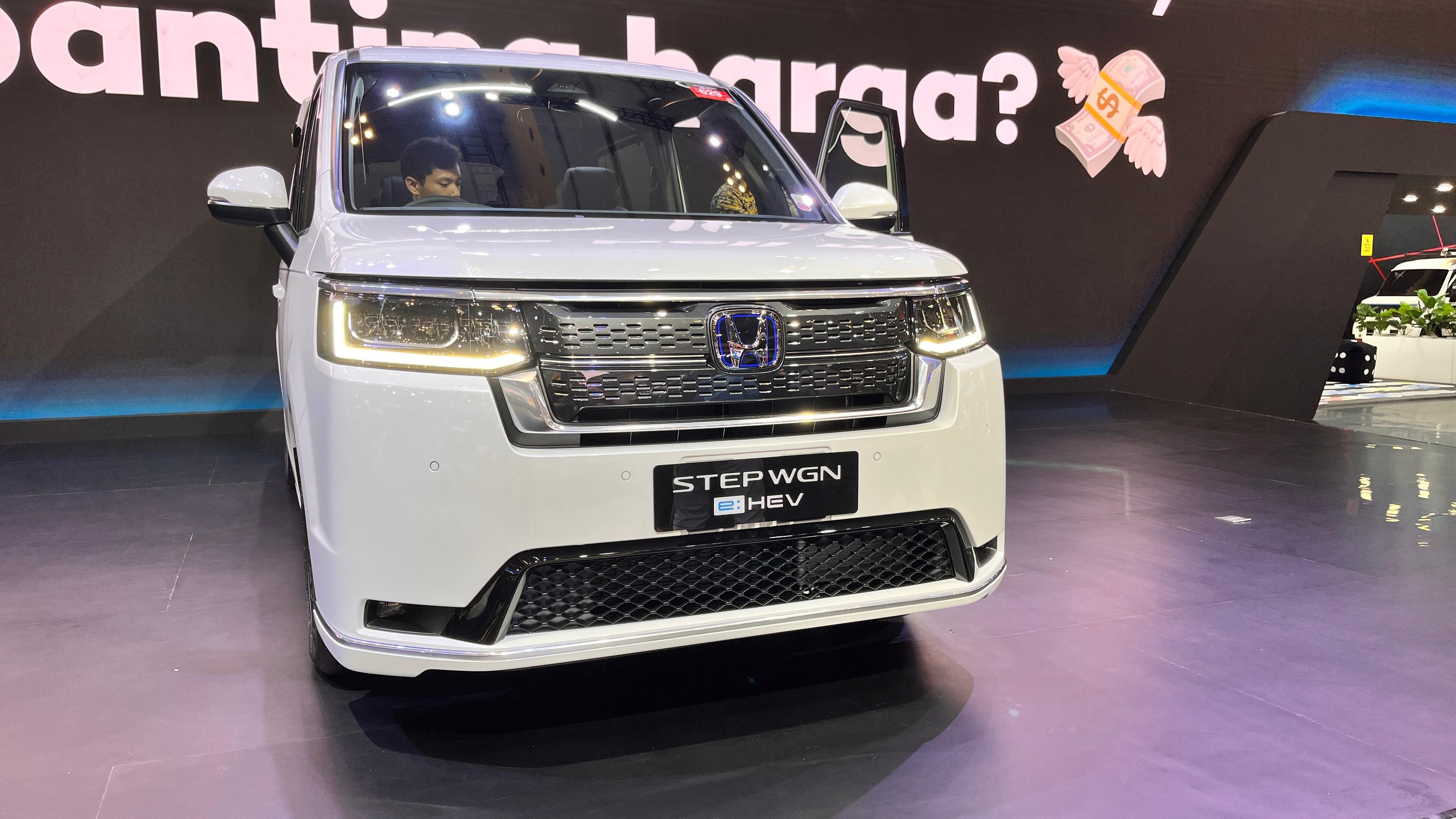 Harga Honda Step WGN e:HEV yang Baru Dirilis di GIIAS 2025: Beneran Musuh Berat Serena dan Voxy?