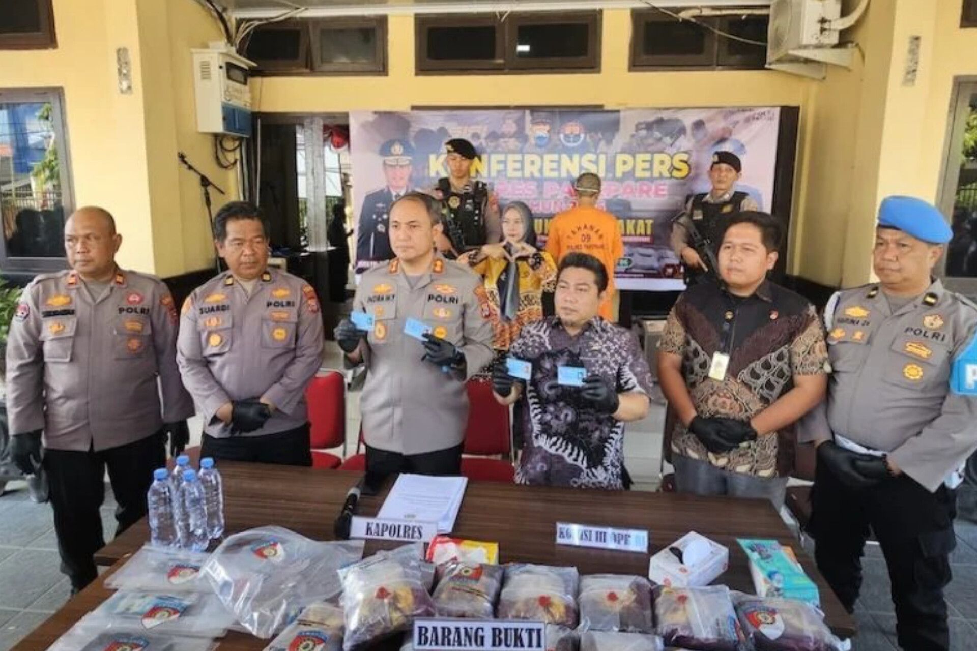 Kurir Selundupkan Sabu 20 Kg dari Kalimantan Ditangkap di Pelabuhan Parepare, Pakai 4 KTP Samarkan Jejak