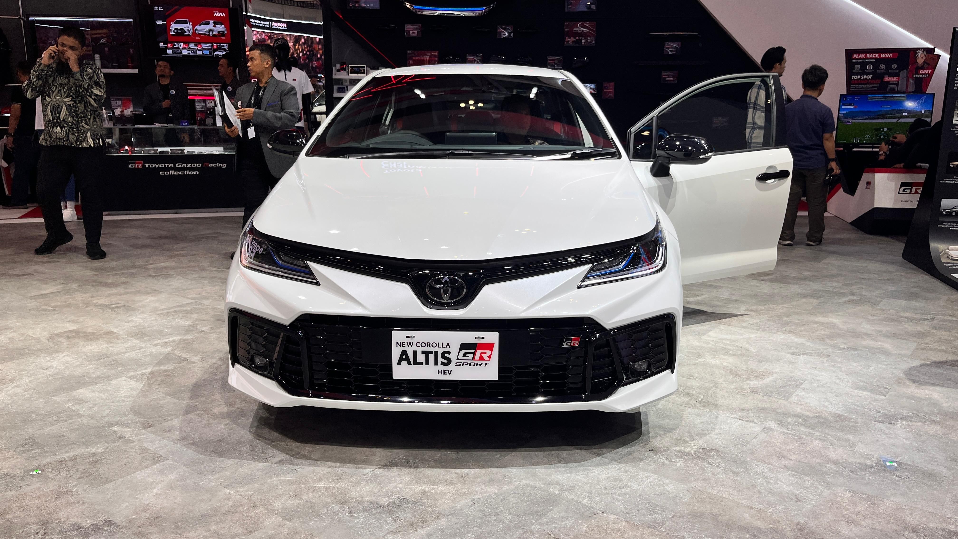 Toyota Corolla Altis HEV GR Sport Resmi Hadir di GIIAS 2025, Cek Harga dan Keunggulannya di Sini!