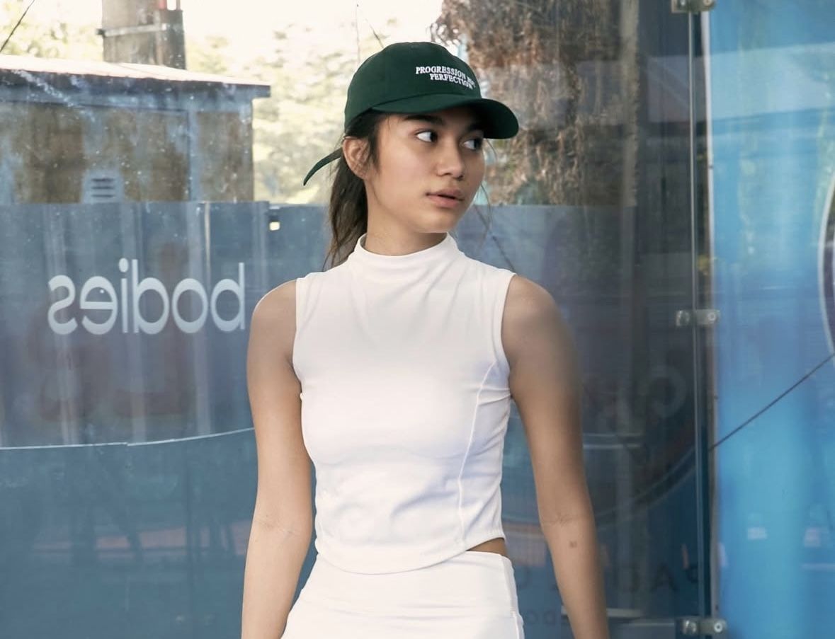 Gaya Outfit Azizah Salsha Kepergok Main Padel Bareng Mantan Pacar