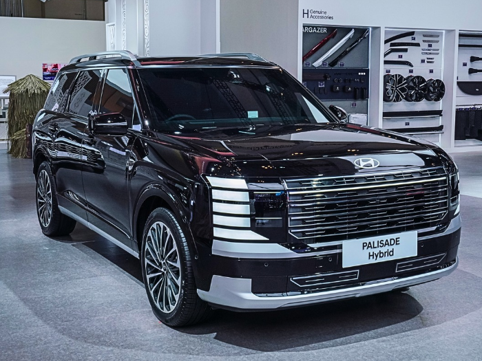 Santa Fe atau Palisade? Ini Bedanya 2 SUV Turbo Hybrid Jagoan Hyundai di GIIAS 2025