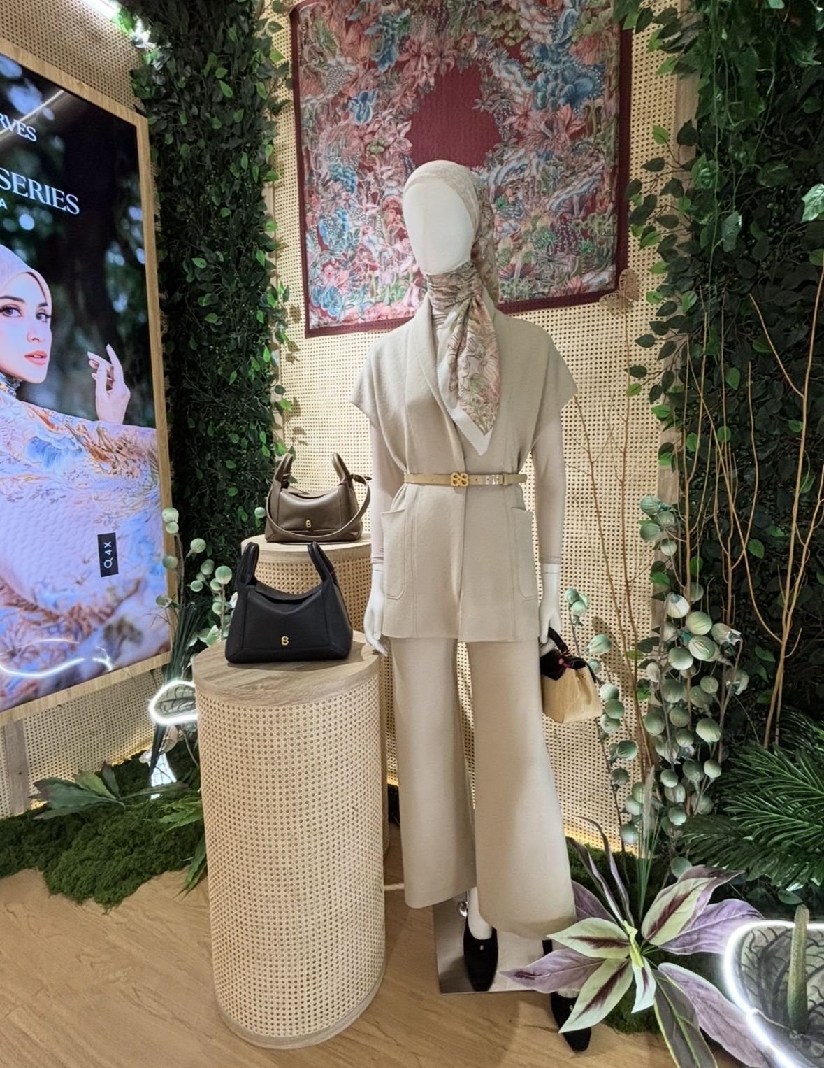 Buttonscarves Bikin Hutan Tropis di Urban Forest Cipete, Eye Catching dan Instagramable!