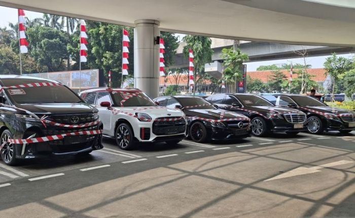 5 Mobil Mewah dan Uang Tunai Milik Tersangka Korupsi Minyak Pertamina Riza Chalid Disita Kejagung