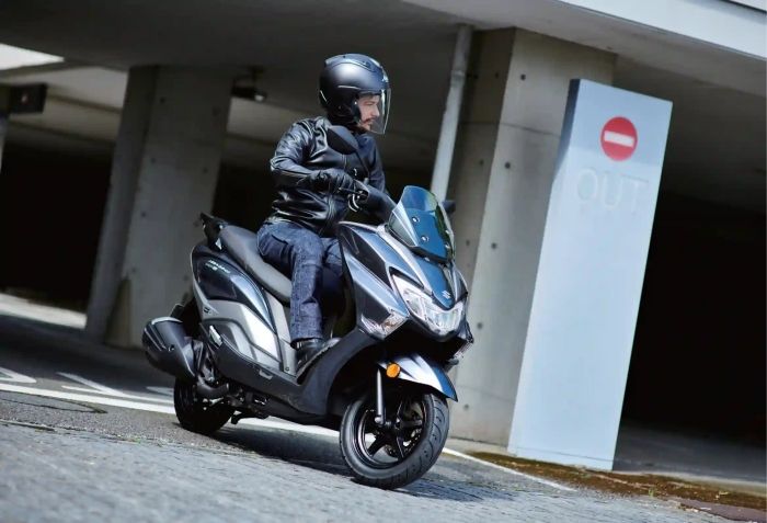 Fitur dan Harga Motor Suzuki Burgman 125 EX 2025
