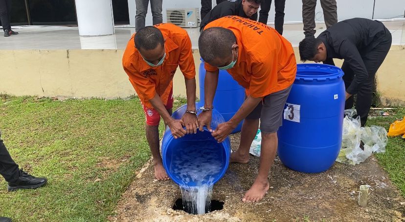Polda Kaltara Musnahkan 12 Kg Lebih Sabu Kedalam Air dan Dibuang ke Septic Tank
