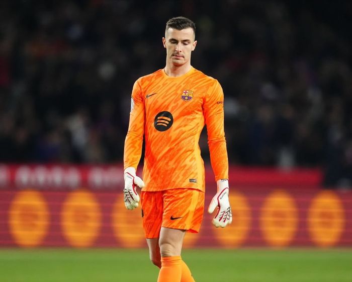 Como Cari Kiper Baru Untuk Musim 2025 26, Inaki Pena Masuk Bidikan!