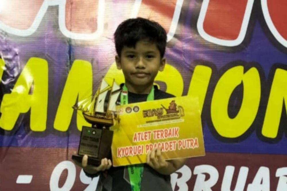 Atlet Taekwondo Muda Waldan Abdillah Rafif Raih Juara 1 Riau Challenge 2025