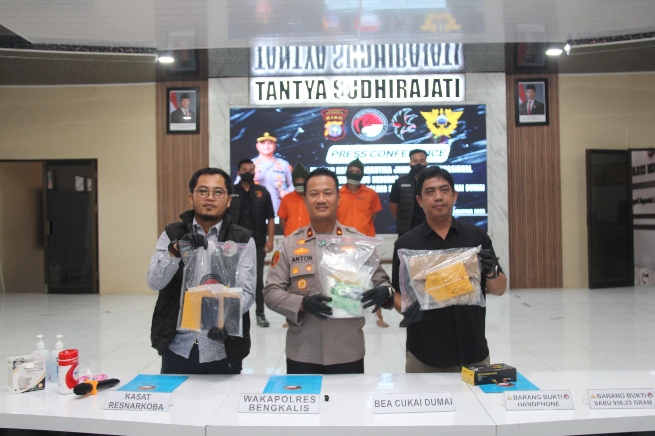 Sabu Hampir 1 Kg di Bengkalis Diamankan, Kurir Tertangkap, Bandar Masih Buron