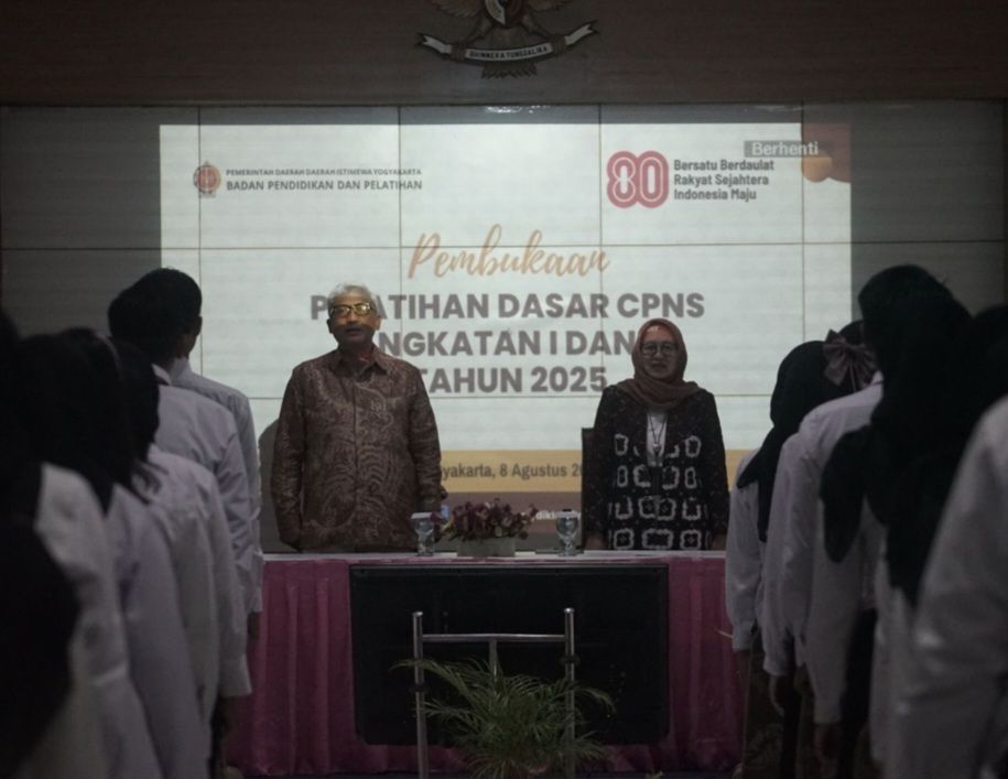 Pj Sekda DIY Buka Pelatihan Dasar CPNS 2025: Kejujuran Lebih Penting dari Kecerdasan