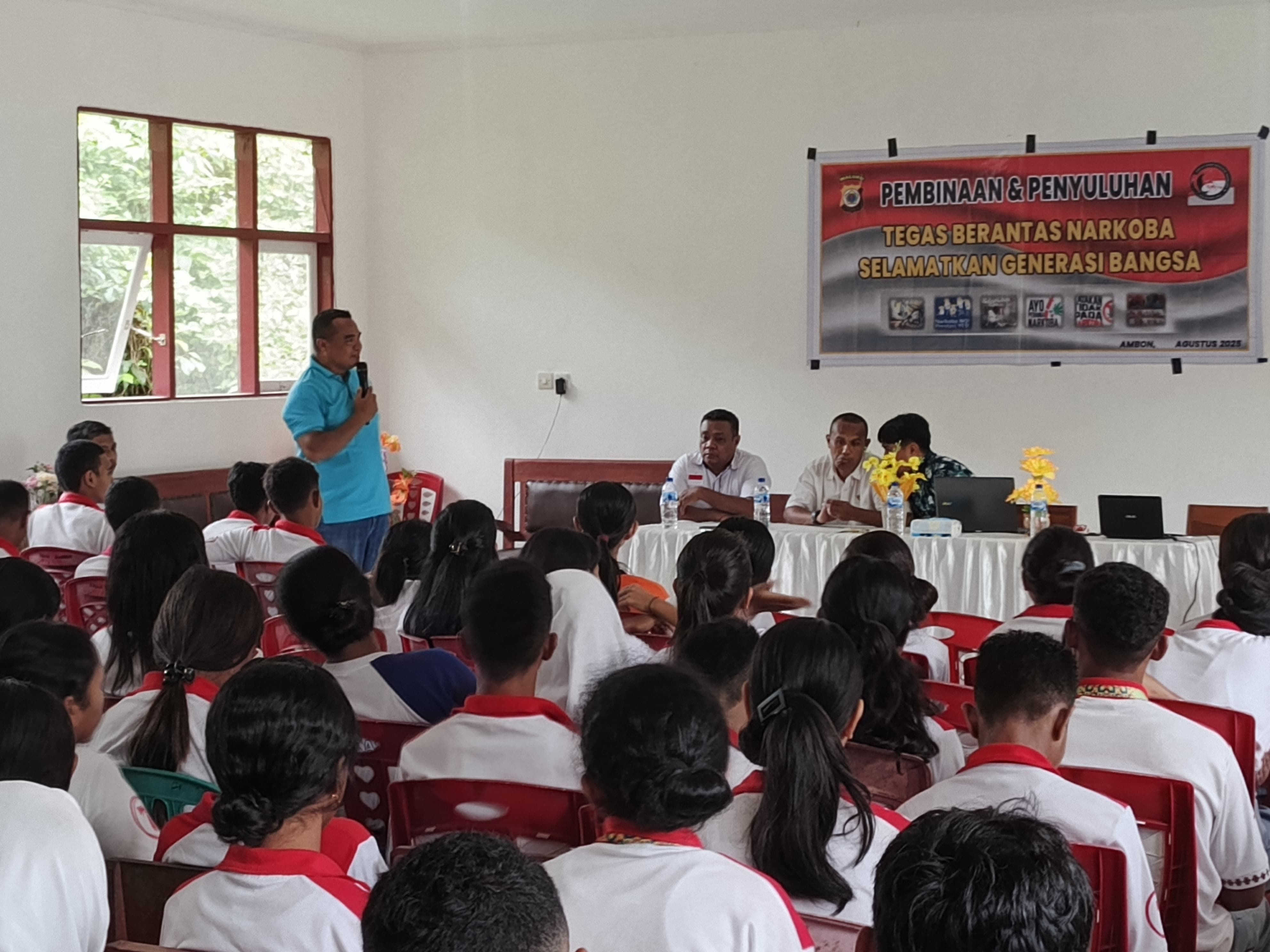 Cegah Narkoba Sejak Dini, Polda Maluku Edukasi Pelajar SMA Negeri 7 Ambon P4GN