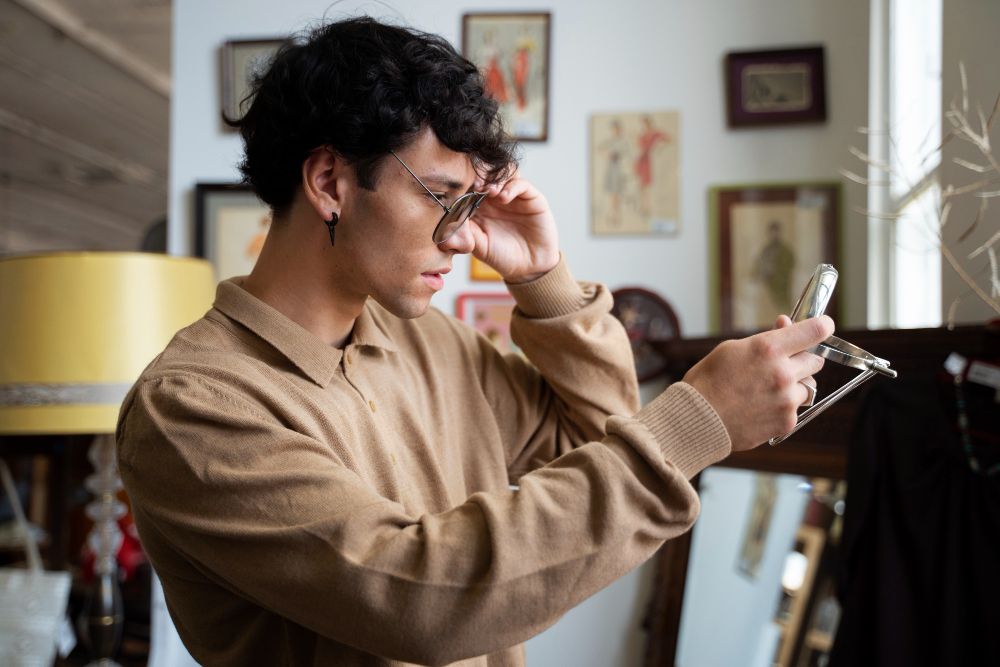 Tren Performative Male di Medsos: Gaya Baru Pria atau Sekedar Pura-pura?