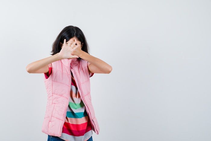 7 Hal yang Orang Tua Wajib Hindari Agar Anak Tidak Jadi Penakut, Apa Saja Ya?