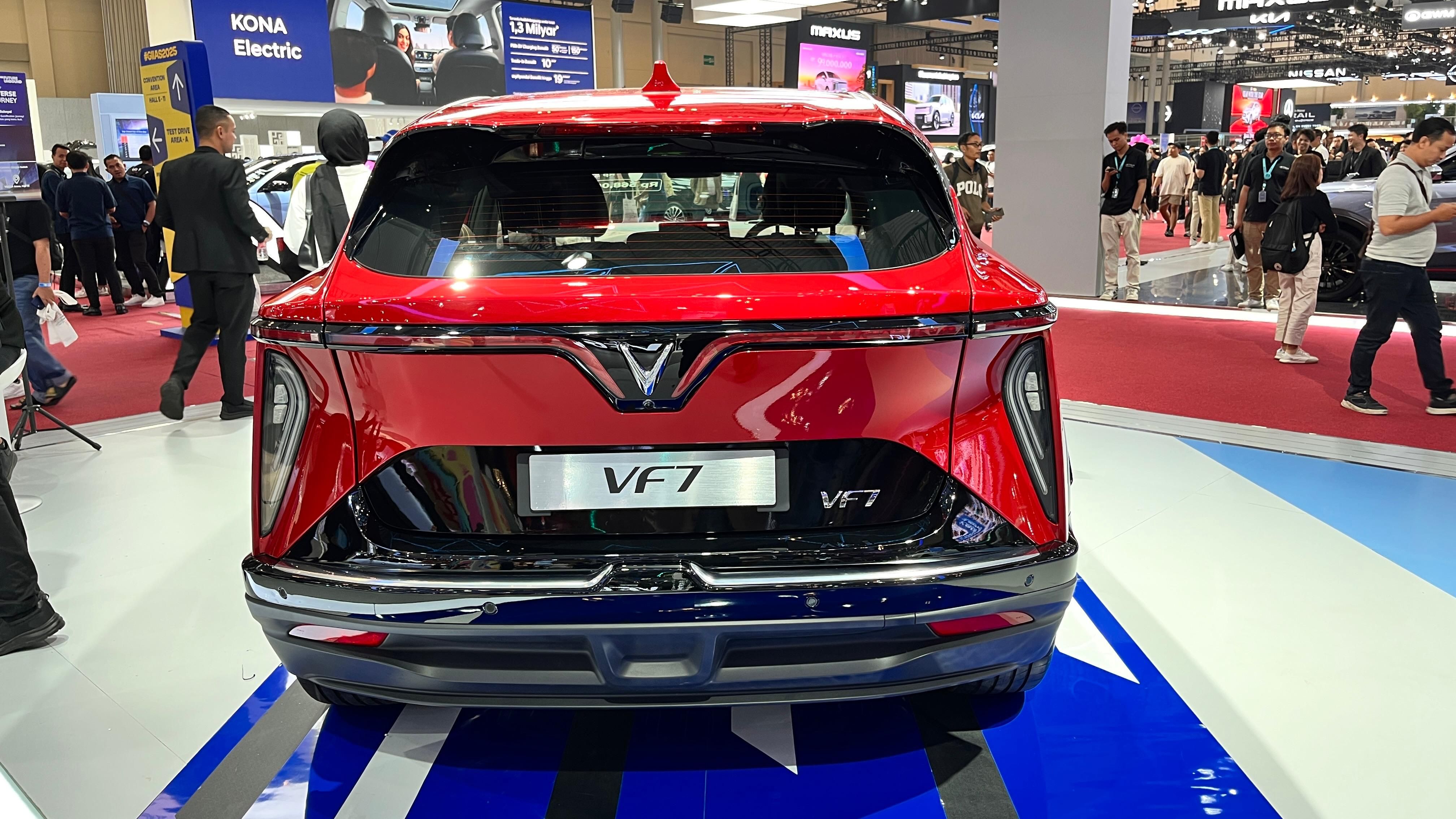 Intip 5 Keunggulan VinFast VF 7 Terbaru 2025 yang Hadir dengan Teknologi dan Desain Futuristis!