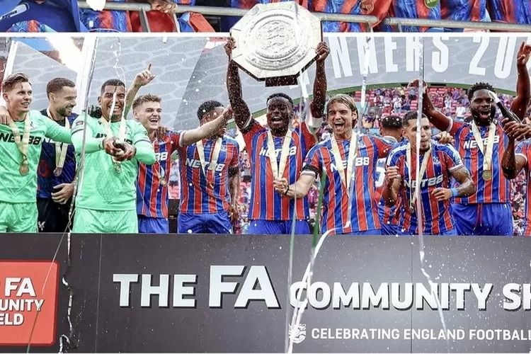 Crystal Palace Raih Dua Trofi di Wembley, Tumbangkan Liverpool dan Manchester City