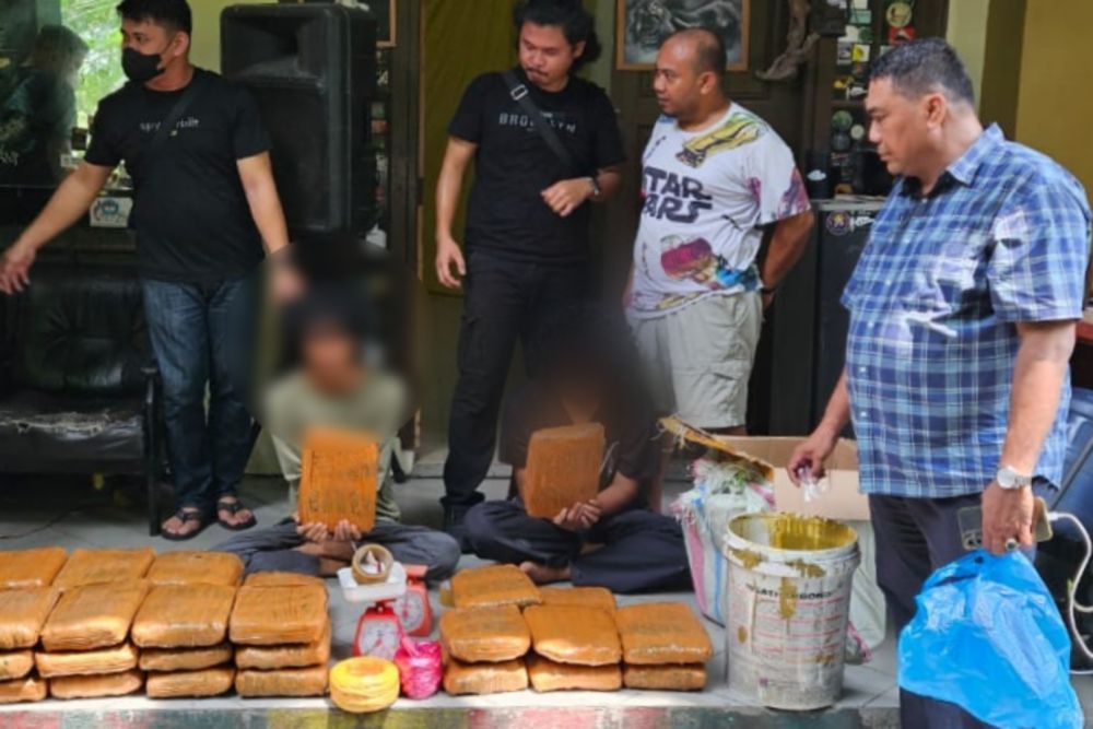 Geger! 63 Kg Ganja Ditemukan di Atap Gedung Kampus UIN Suska Riau