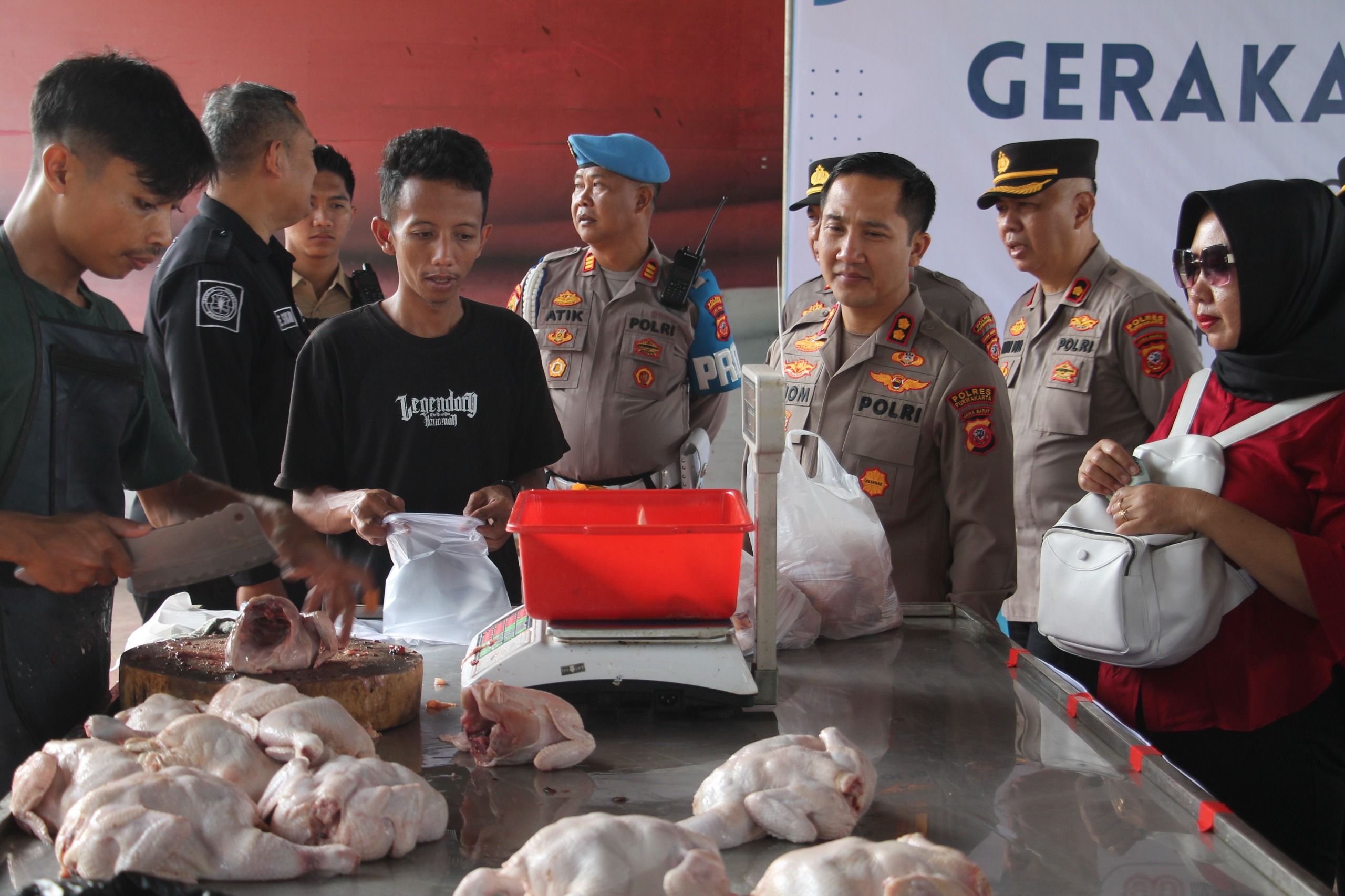 Polres Purwakarta Gelar Gerakan Pangan Murah Jelang HUT RI ke-80